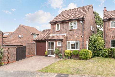 Blossom Close, South Croydon
