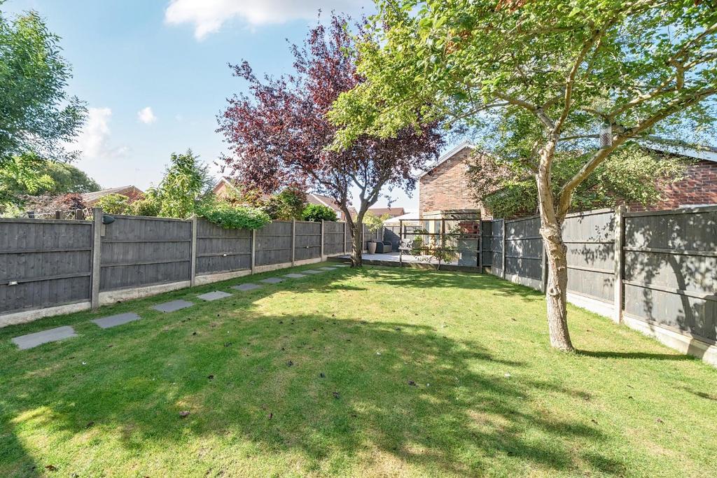 REAR GARDEN.jpg