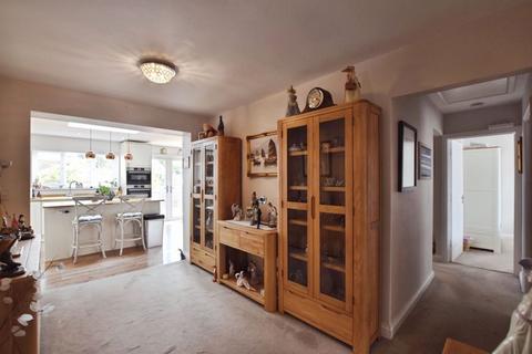 4 bedroom bungalow for sale, Malvern Way, Porton                     *VIDEO TOUR*