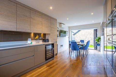 5 bedroom detached house for sale, Park View, Chigwell IG7