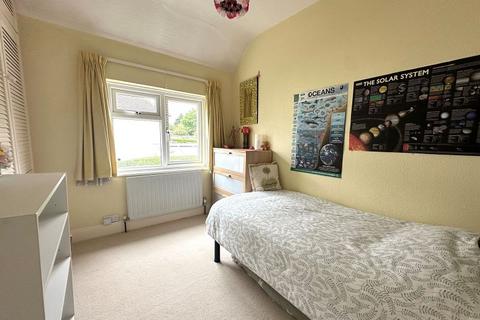 13 Dawnay Road, Bookham, Leatherhead, KT23 4PE
