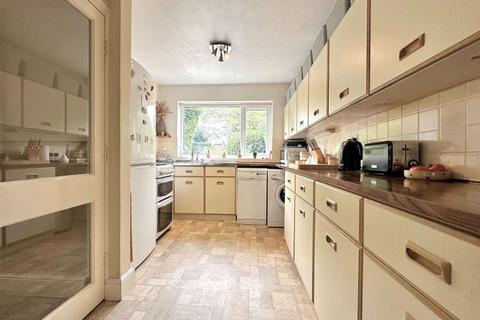 13 Dawnay Road, Bookham, Leatherhead, KT23 4PE