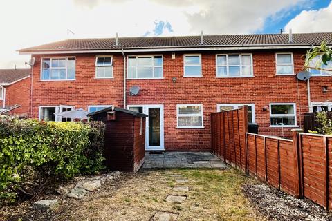 2 bedroom terraced house to rent, Kempton Grove, Gloucestershire GL51
