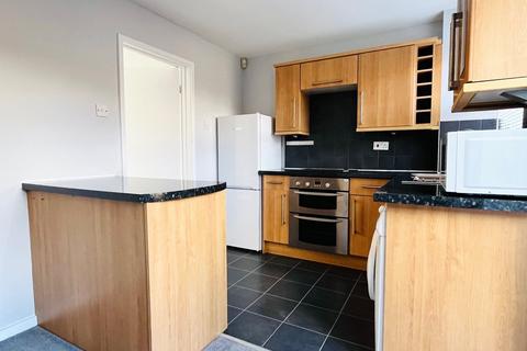 2 bedroom terraced house to rent, Kempton Grove, Gloucestershire GL51