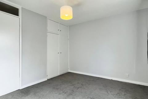 2 bedroom terraced house to rent, Kempton Grove, Gloucestershire GL51