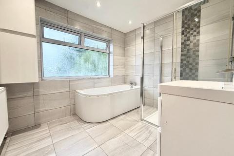 3 bedroom detached house for sale, Emerald Road, Luton, Bedfordshire, LU4 0NR