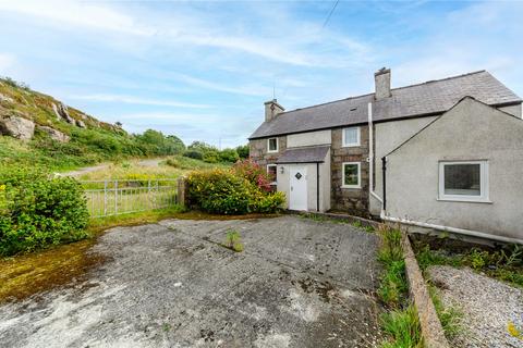 undefined, Mynydd Bodafon, Llannerch-y-Medd, Isle of Anglesey, LL71