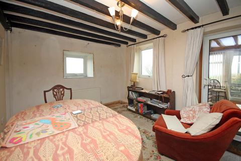 undefined, Mynydd Bodafon, Llannerch-y-Medd, Isle of Anglesey, LL71