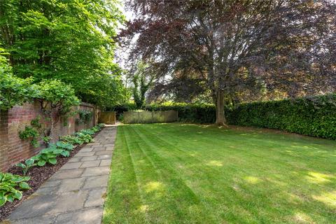 Little Perrow Old Road, Buckland, Betchworth, RH3 7DY