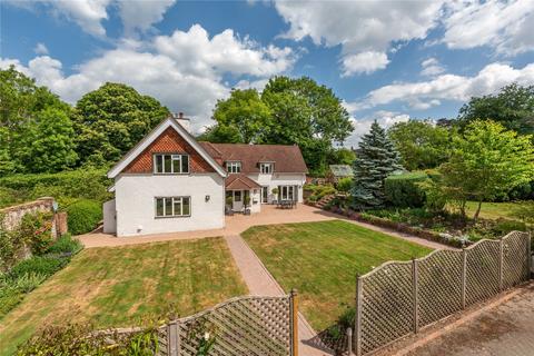 Little Perrow Old Road, Buckland, Betchworth, RH3 7DY