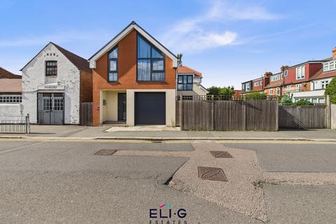 2 Albert Road, London, NW7 4RX