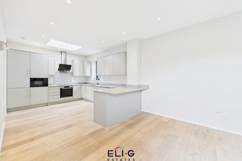 2 Albert Road, London, NW7 4RX