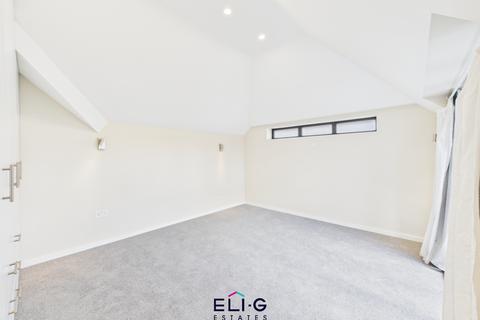 2 Albert Road, London, NW7 4RX
