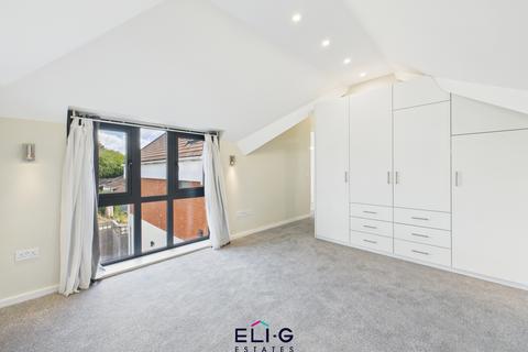 2 Albert Road, London, NW7 4RX