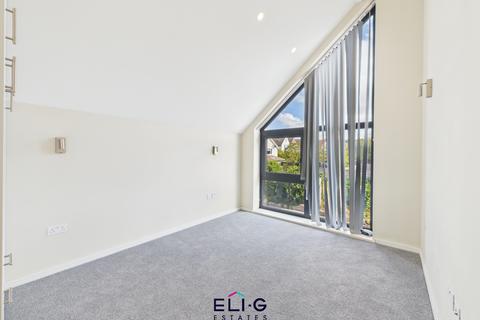 2 Albert Road, London, NW7 4RX