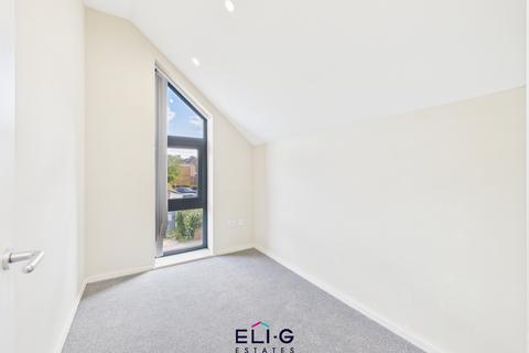 2 Albert Road, London, NW7 4RX