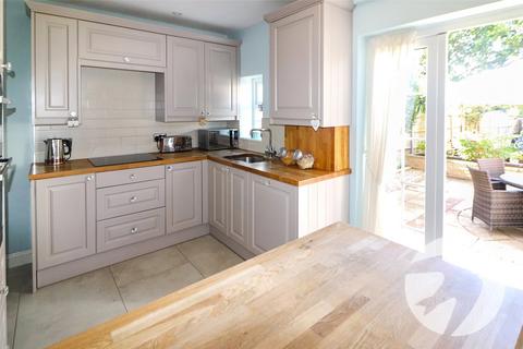 undefined, Appledore Avenue, Bexleyheath, DA7