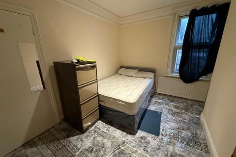 undefined, Room 5