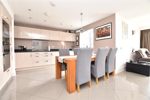 4 bedroom detached house for sale, Leicester Square, Crossgates, Leeds, West Yorkshire