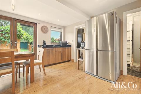 3 bedroom semi-detached house for sale, First Avenue, Grays