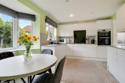 14 Virginia Close, Bideford, EX39 5XW
