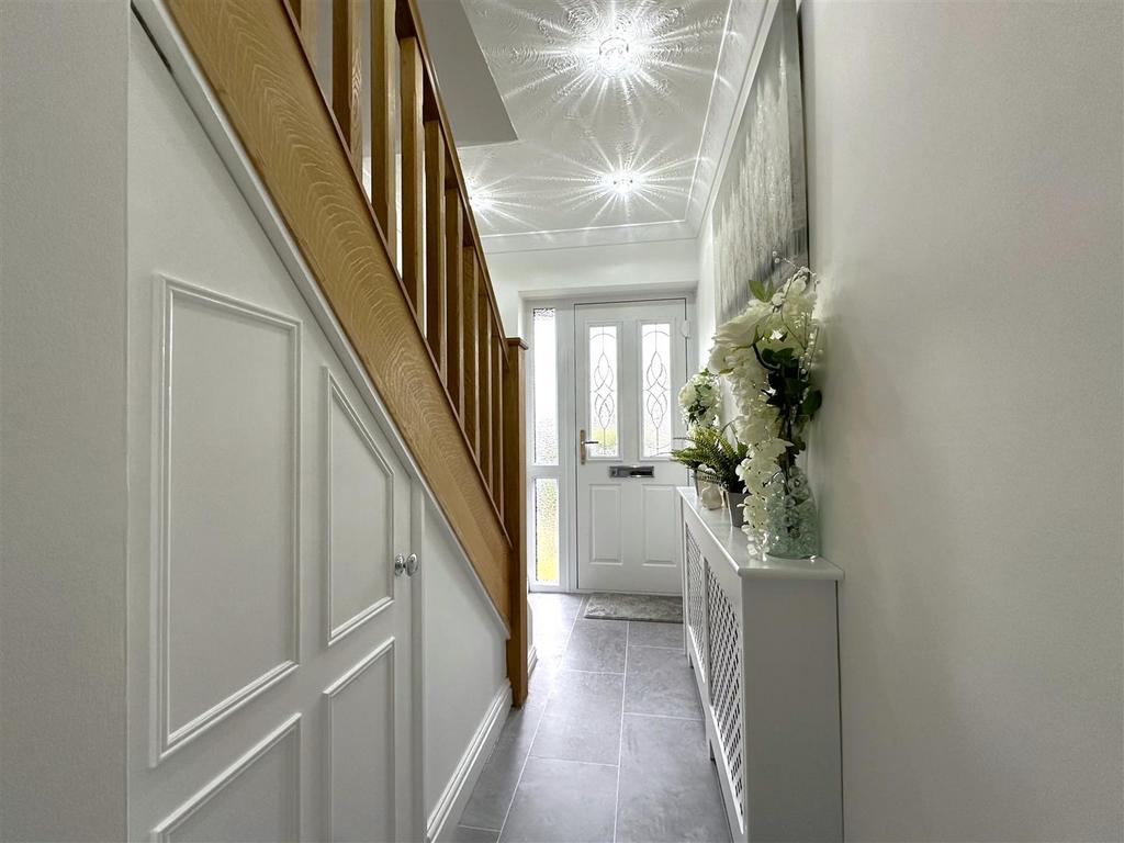Inviting Entrance Hall 614