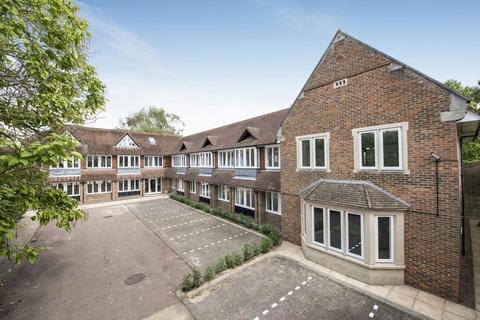 Office to rent, Church Rd Thame OX9 3FA