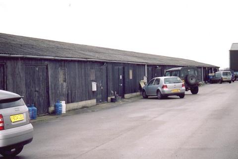 Warehouse to rent, Chearsley Rd Long Crendon HP18 9ER