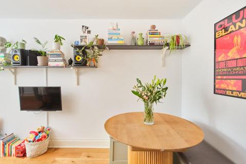 Flat 1, 2 Upton Road, Bristol, BS3 1LP