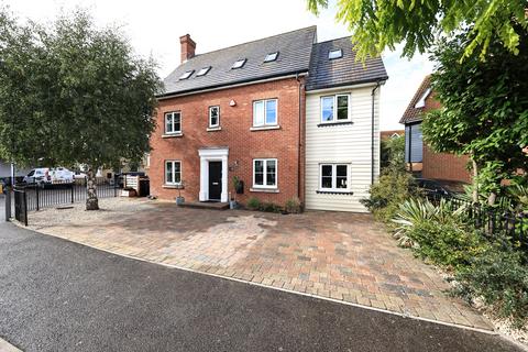 5 bedroom detached house for sale, Birchfield, North Stifford Village