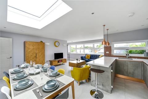 29 Links Crescent, St Marys Bay, Romney Marsh, TN29 0RS