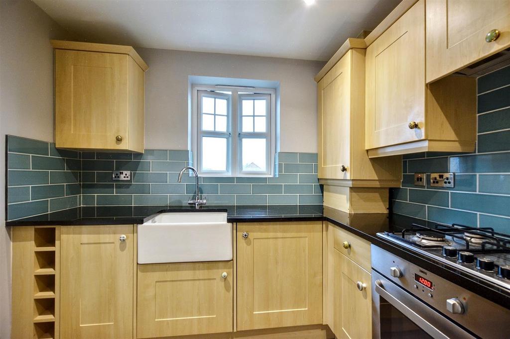 Kitchen 2.jpeg