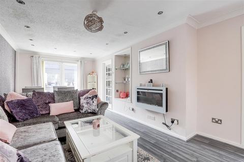 6 Babbington Crescent, Gedling, Nottingham, NG4 4ER
