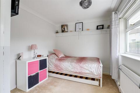 6 Babbington Crescent, Gedling, Nottingham, NG4 4ER
