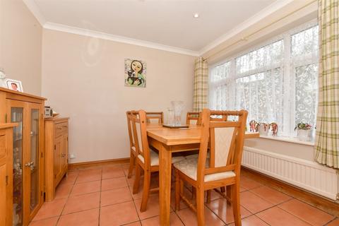 51 Meadow Walk, Whitstable, CT5 4PW