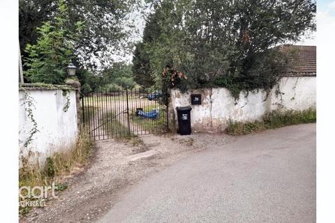 undefined, Nine Mile Ride, WOKINGHAM