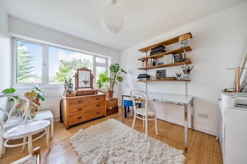 220 Ashburnham Road, Richmond, TW10 7SB
