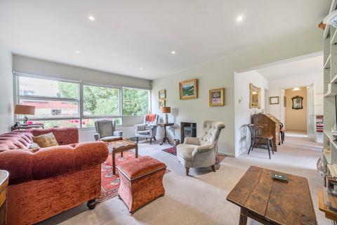3 bedroom flat for sale, Parkleys, Richmond, TW10