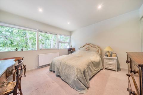 3 bedroom flat for sale, Parkleys, Richmond, TW10