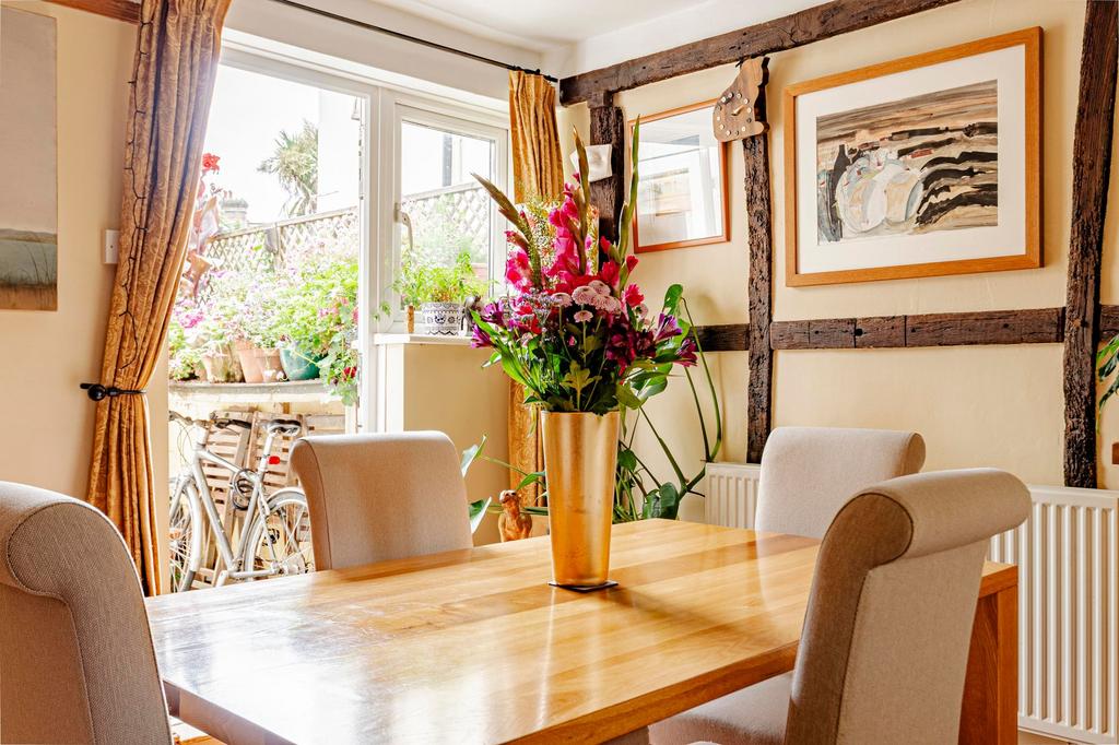 Dining Room (4)