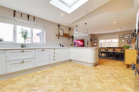 4 bedroom detached house for sale, Boothferry Road, Hessle