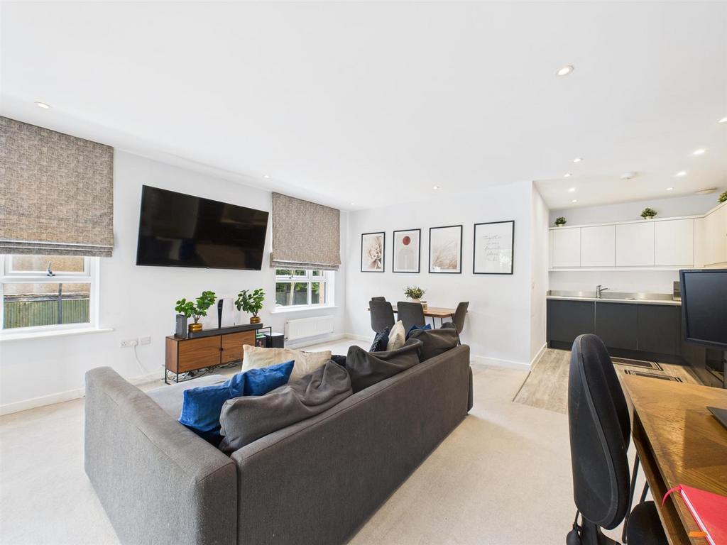 CAM02885 G0-PR0469-STILL016.jpg