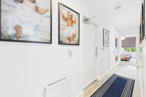 2 bedroom flat for sale, Selsdon Road, South Croydon CR2