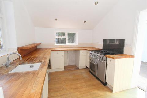 4 bedroom semi-detached house for sale, Redford Avenue, Wallington SM6