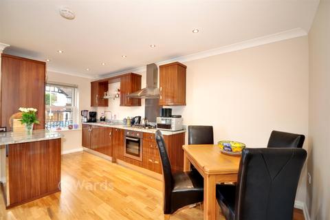 2 bedroom ground floor flat for sale, Ridgeway Cliff, Herne Bay, Kent