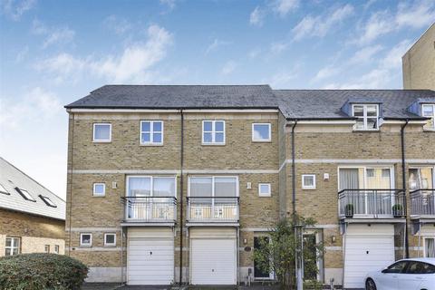 4 bedroom apartment to rent, Torres Square, Isle of Dogs, London, E14