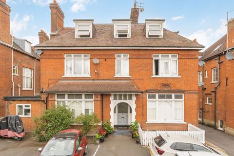 2 bedroom flat for sale, West Hill, London SW15