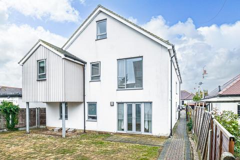 Pavilion Drive, Leigh-on-sea, SS9