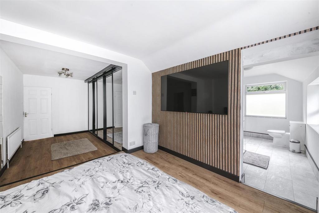 Principle bedoom suite