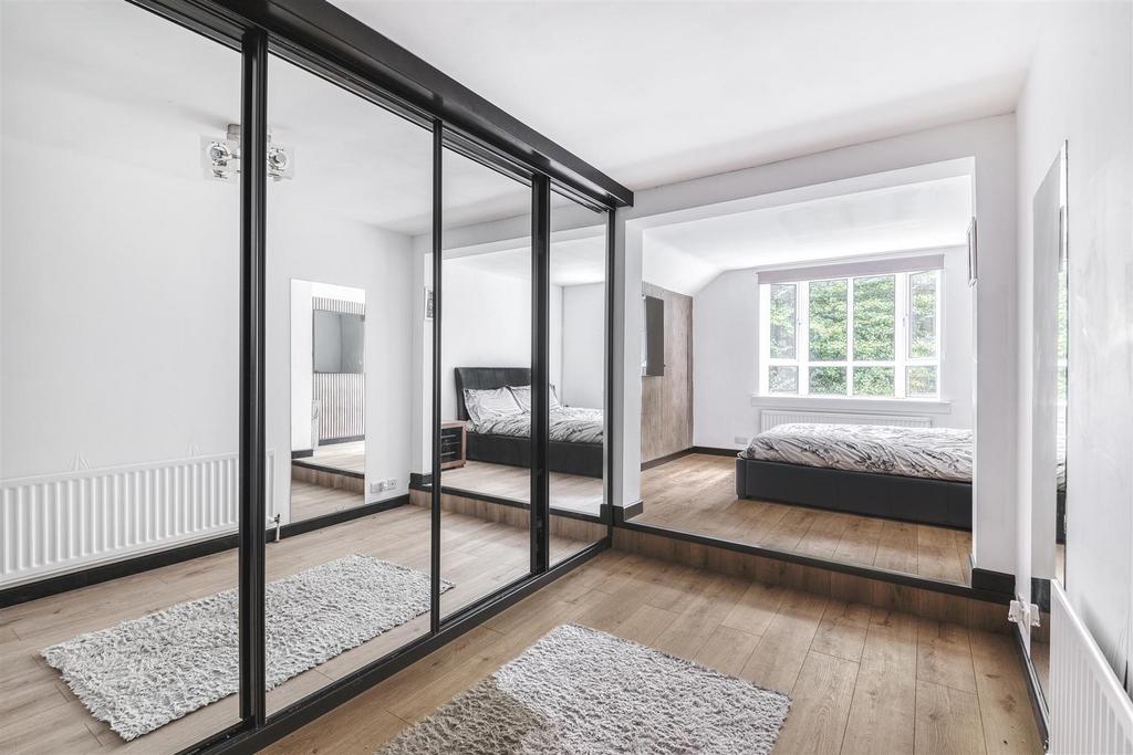 Principle bedoom suite